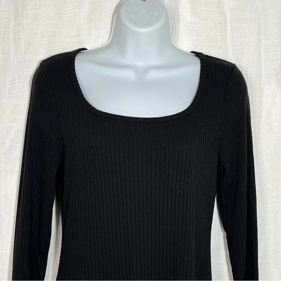 Old Navy Ribbed Swing Dress - Picture 2 of 5